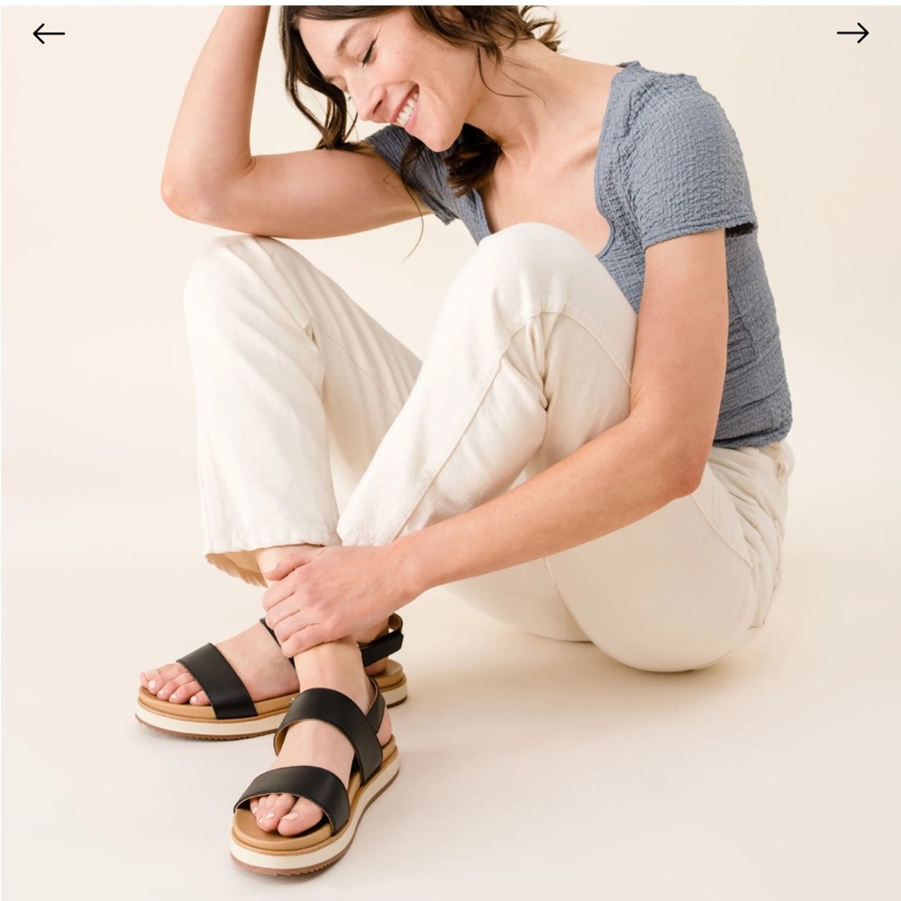 NEW Go-To Flatform Sandal black, Size 7, NWB